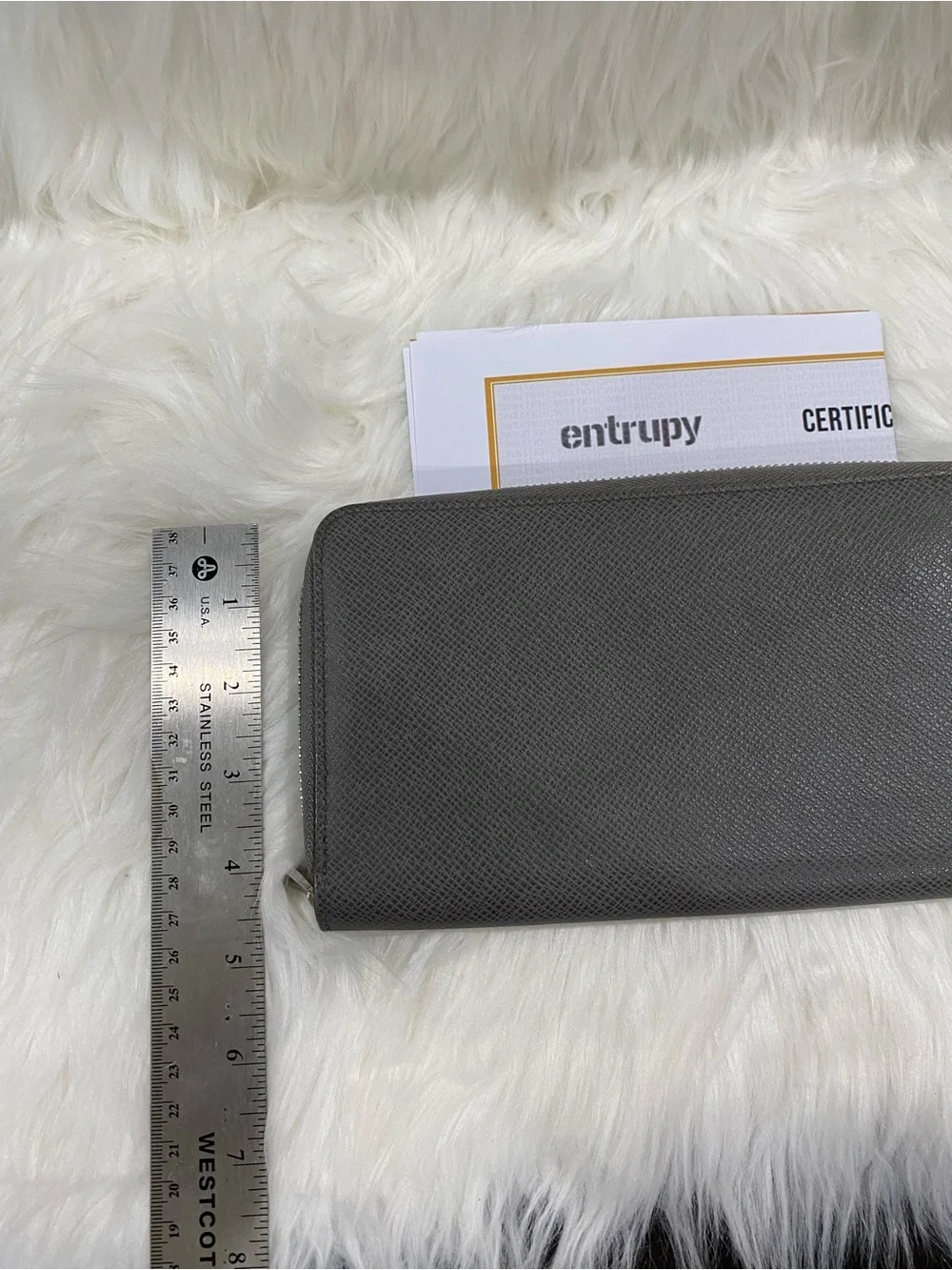 Louis Vuitton Men's Gray Taiga Leather Zip-Around Wallet - Organizer - Picture 16 of 16